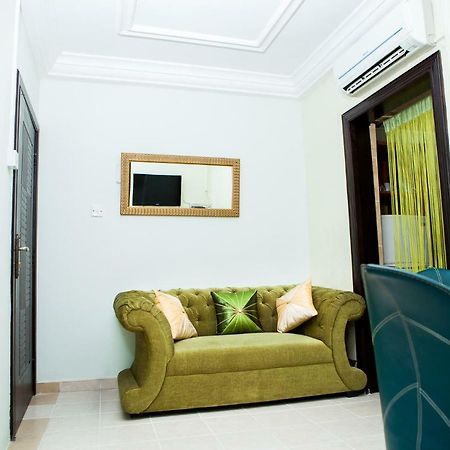 Maxwell Court Apartments Accra Ngoại thất bức ảnh