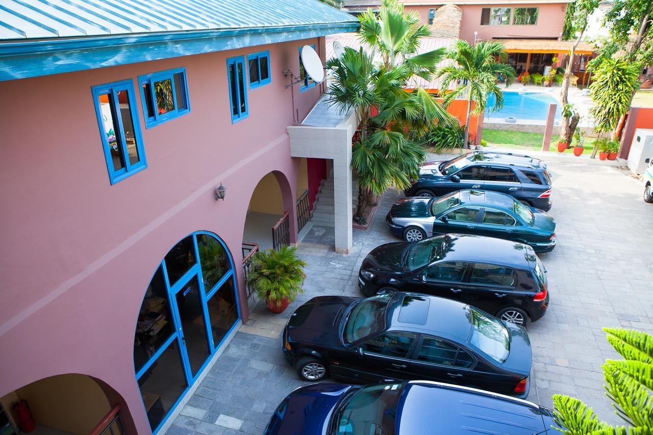 Maxwell Court Apartments Accra Ngoại thất bức ảnh