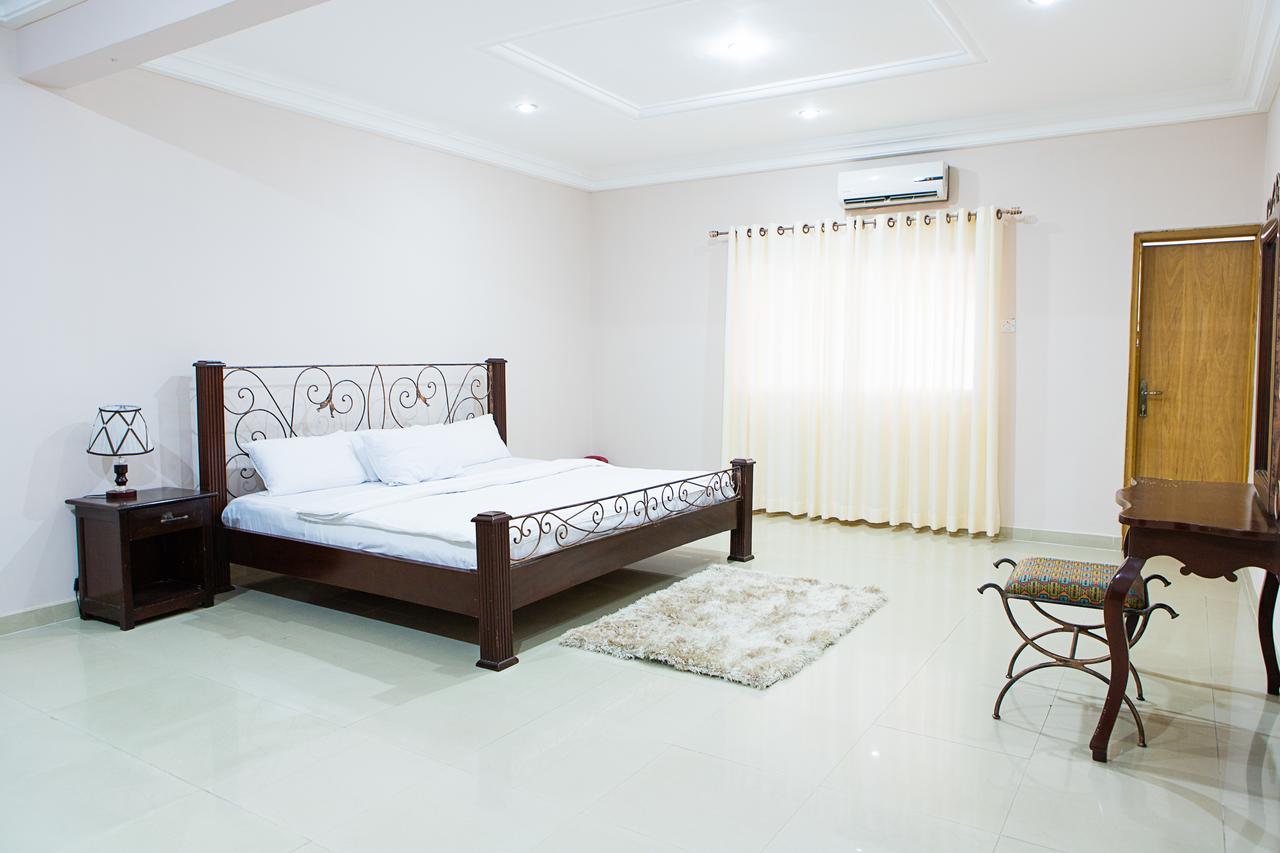 Maxwell Court Apartments Accra Ngoại thất bức ảnh