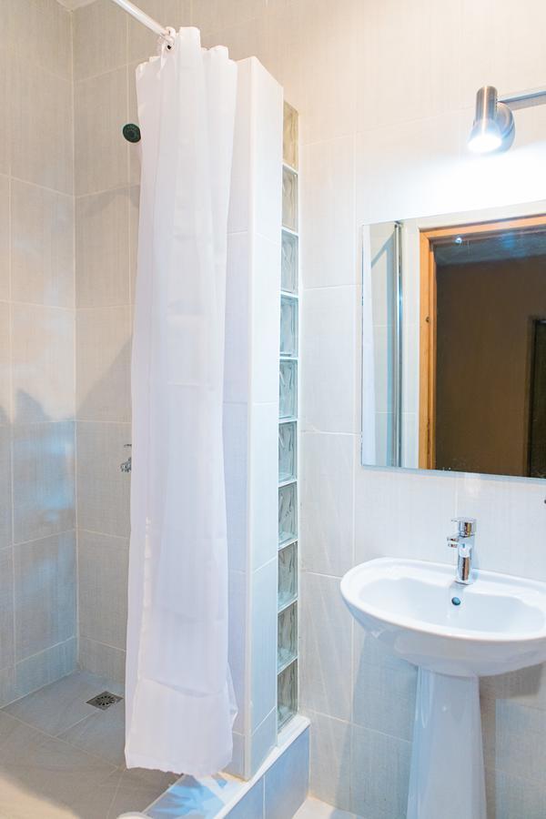 Maxwell Court Apartments Accra Ngoại thất bức ảnh