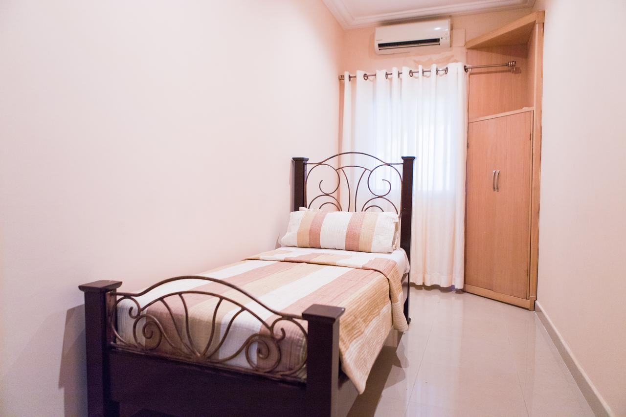 Maxwell Court Apartments Accra Ngoại thất bức ảnh
