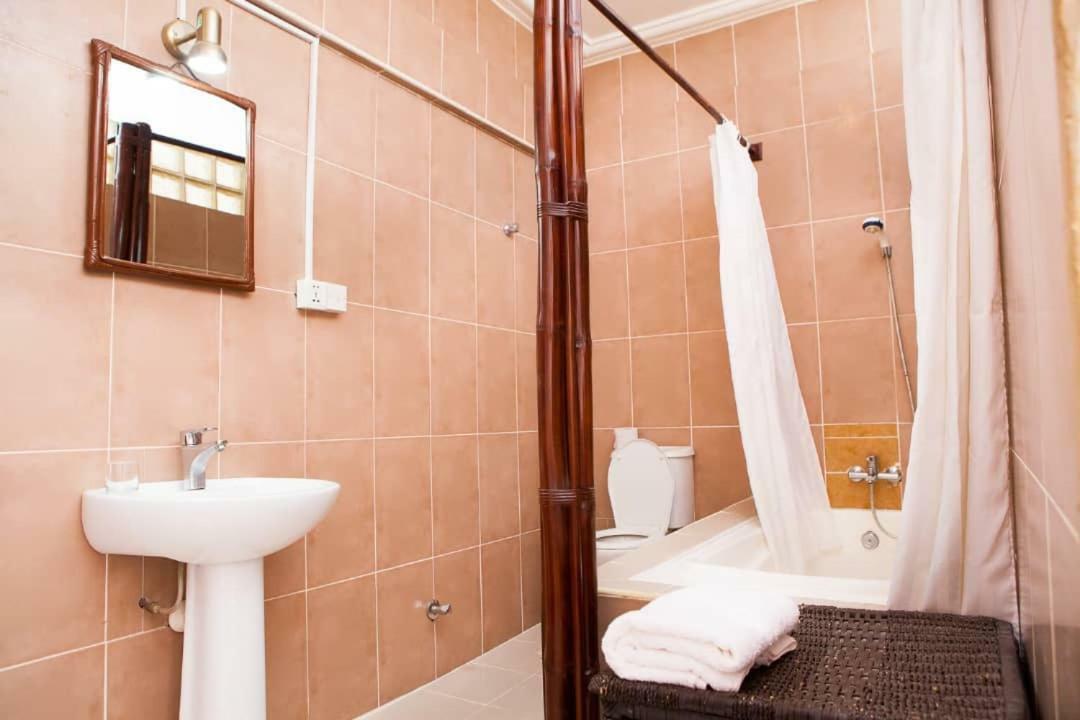 Maxwell Court Apartments Accra Ngoại thất bức ảnh