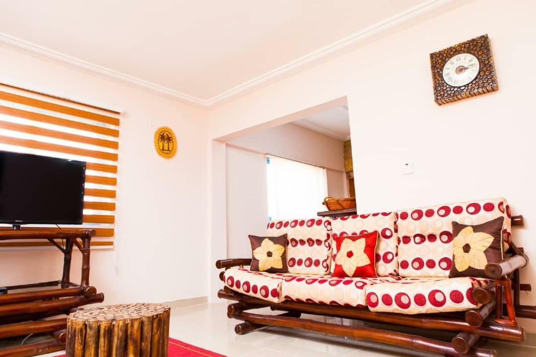 Maxwell Court Apartments Accra Ngoại thất bức ảnh